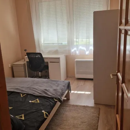Apartment Holdviola