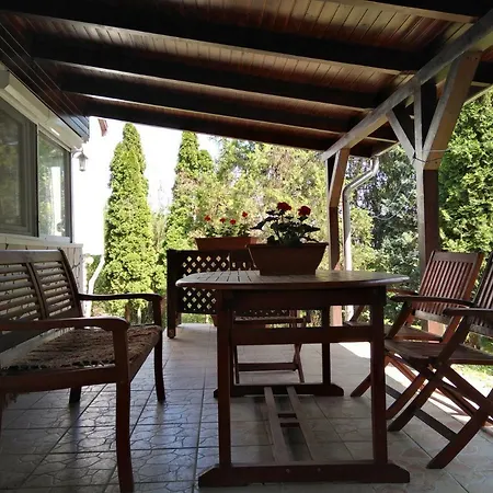 Holdviola Apartman *